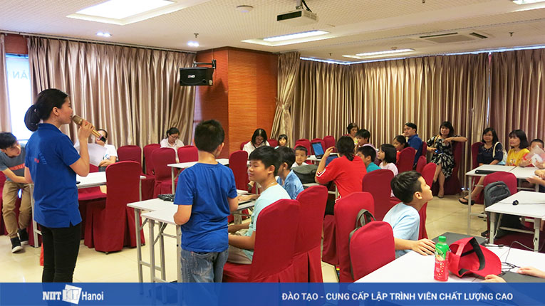  Không gian ngày hội STEM Day được tổ chức tại NIIT-ICT Hà Nội