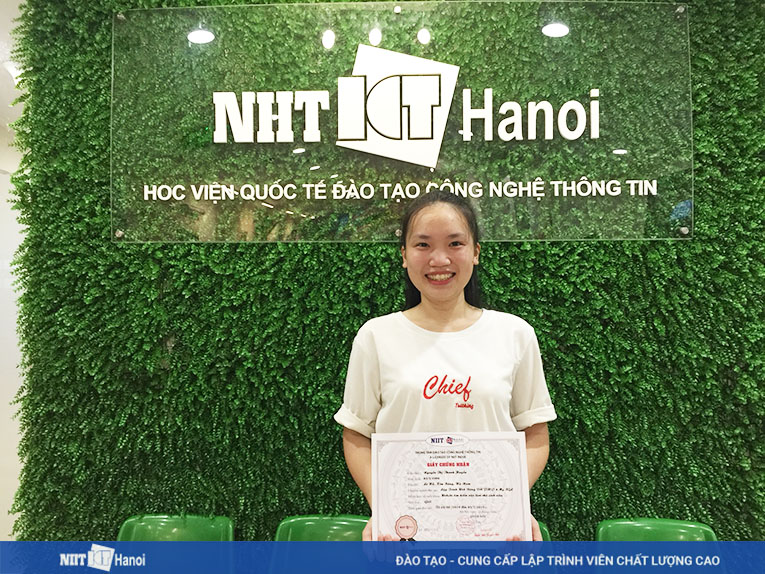  Nguyễn Thị Thanh Huyền đã hoàn thành chương trình học lập trình PHP tại NIIT-ICT Hà Nội
